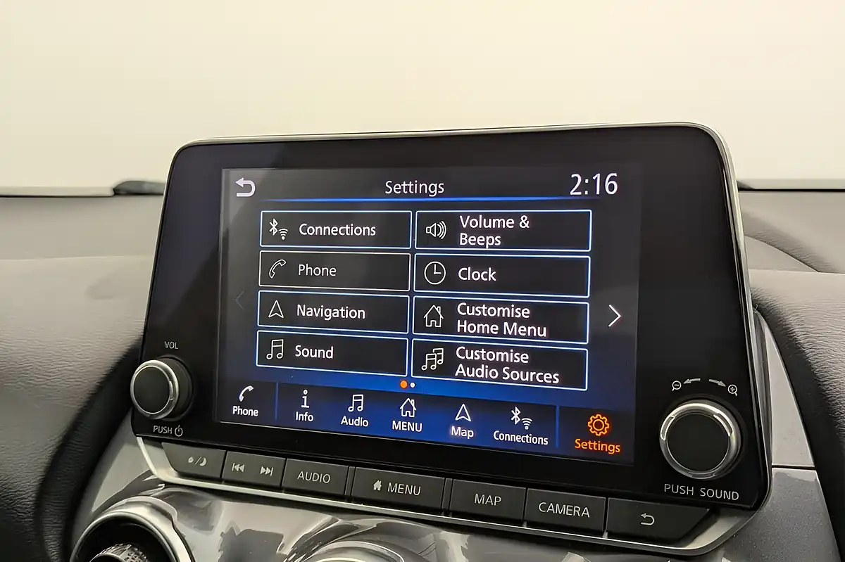 Used 2022 Nissan Juke N-Connecta Grey - Interior and Exterior details 16