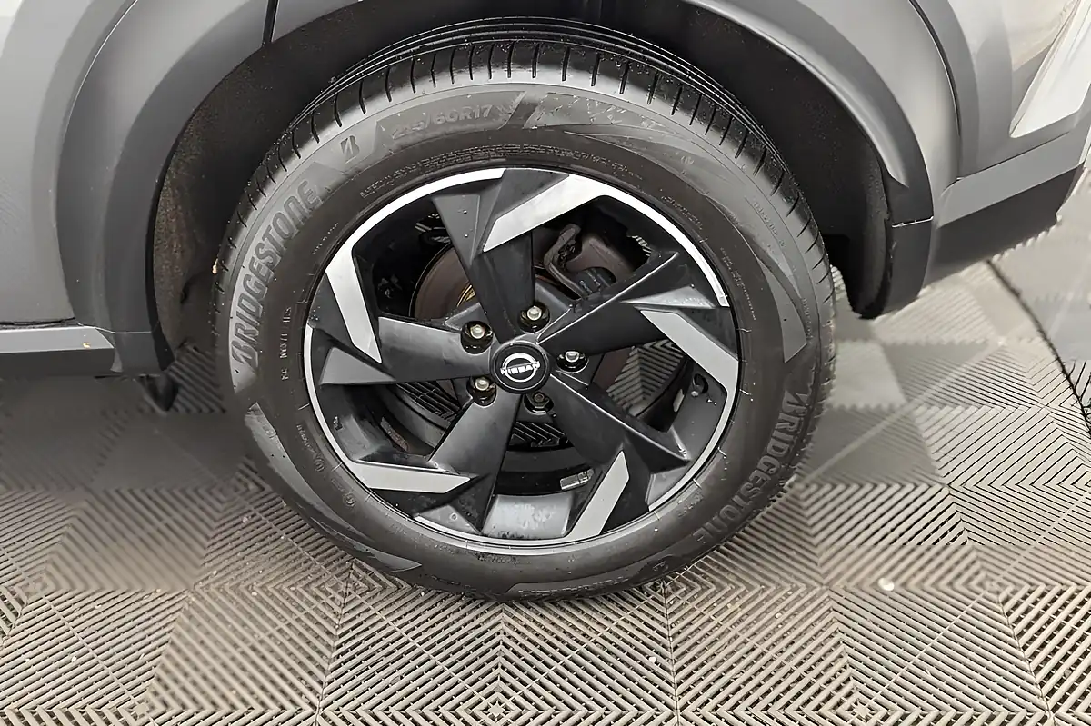 Used 2022 Nissan Juke N-Connecta Grey - Interior and Exterior details 2