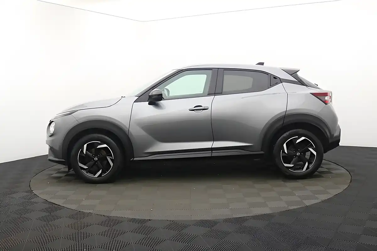 Used 2022 Nissan Juke N-Connecta Grey - Interior and Exterior details 8