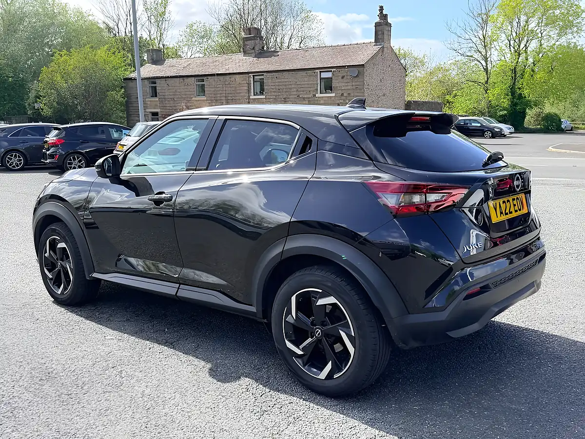 Used 2022 Nissan Juke N-Connecta Pearl Black - Interior and Exterior details 12