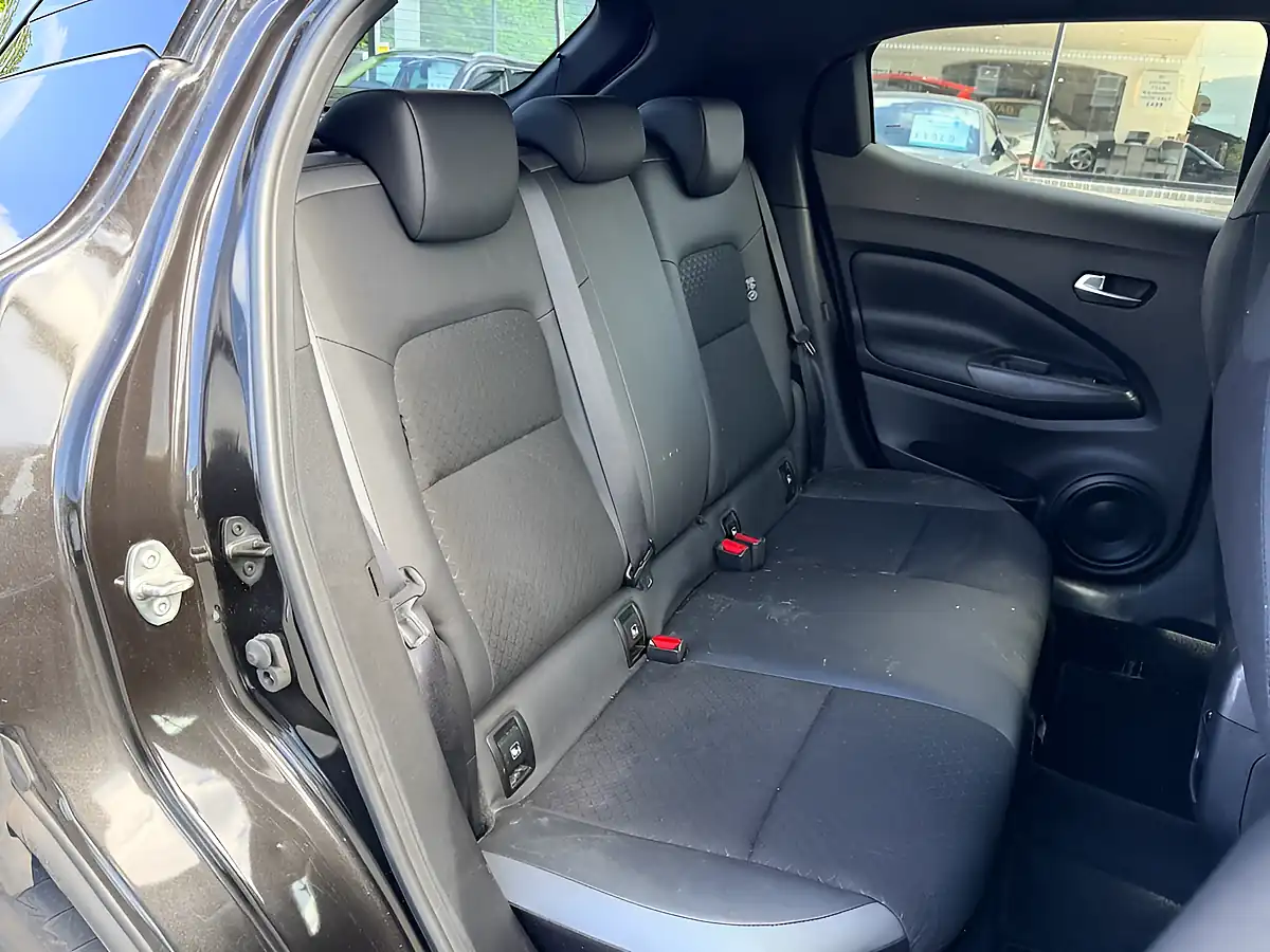 Used 2022 Nissan Juke N-Connecta Pearl Black - Interior and Exterior details 4
