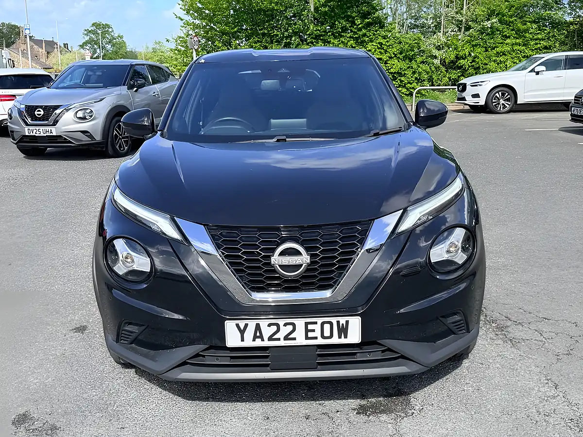 Used 2022 Nissan Juke N-Connecta Pearl Black - Interior and Exterior details 6