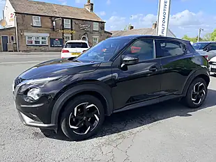 Used 2022 Nissan Juke N-Connecta Pearl Black - Interior and Exterior details 8