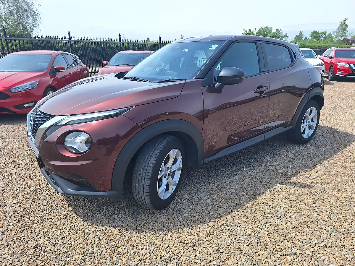 Used 2022 Nissan Juke N-Connecta Red - Interior and Exterior details 11