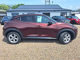 Used 2022 Nissan Juke N-Connecta Red - Interior and Exterior details 13