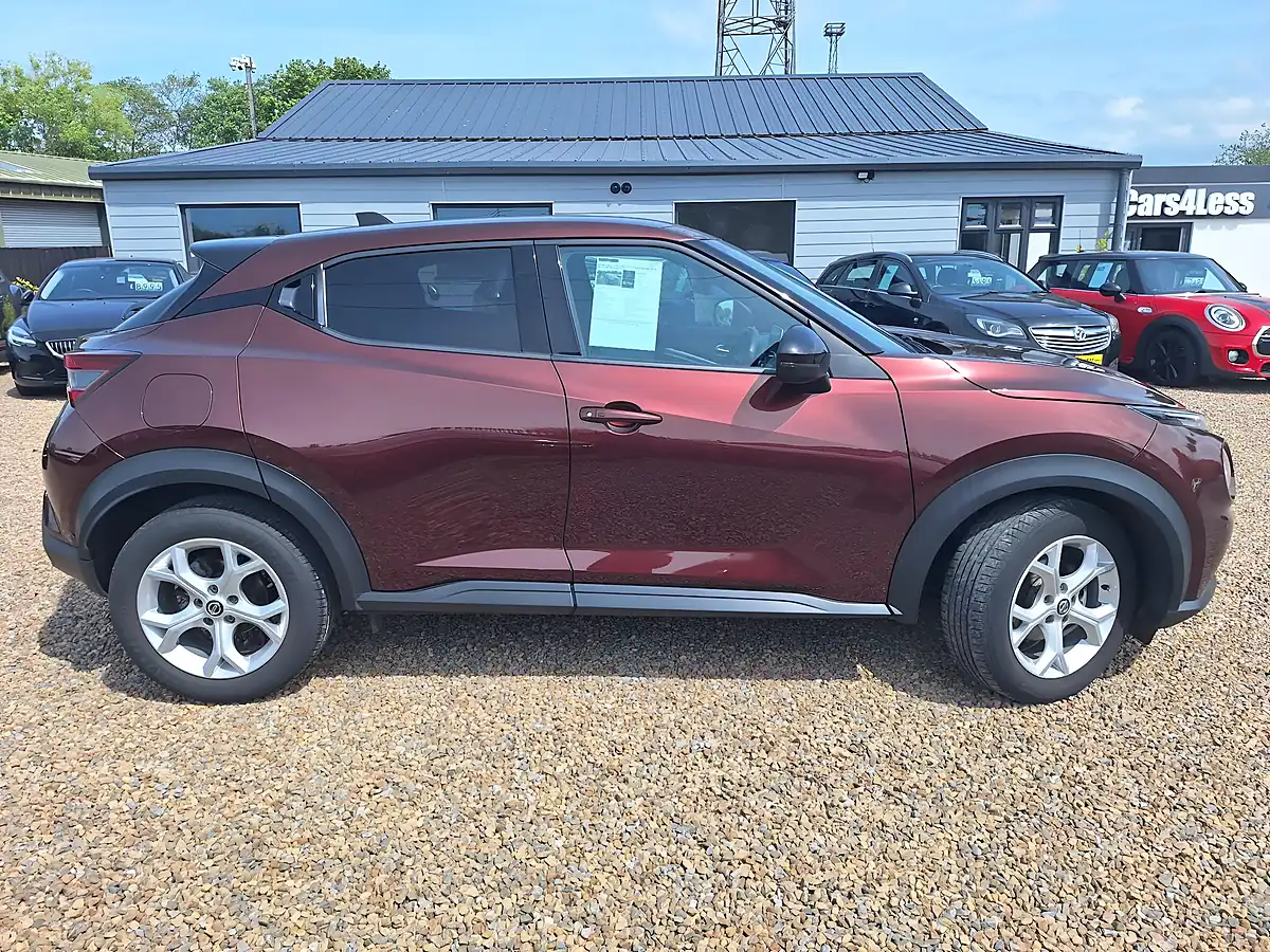 Used 2022 Nissan Juke N-Connecta Red - Interior and Exterior details 13