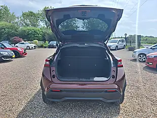 Used 2022 Nissan Juke N-Connecta Red - Interior and Exterior details 8