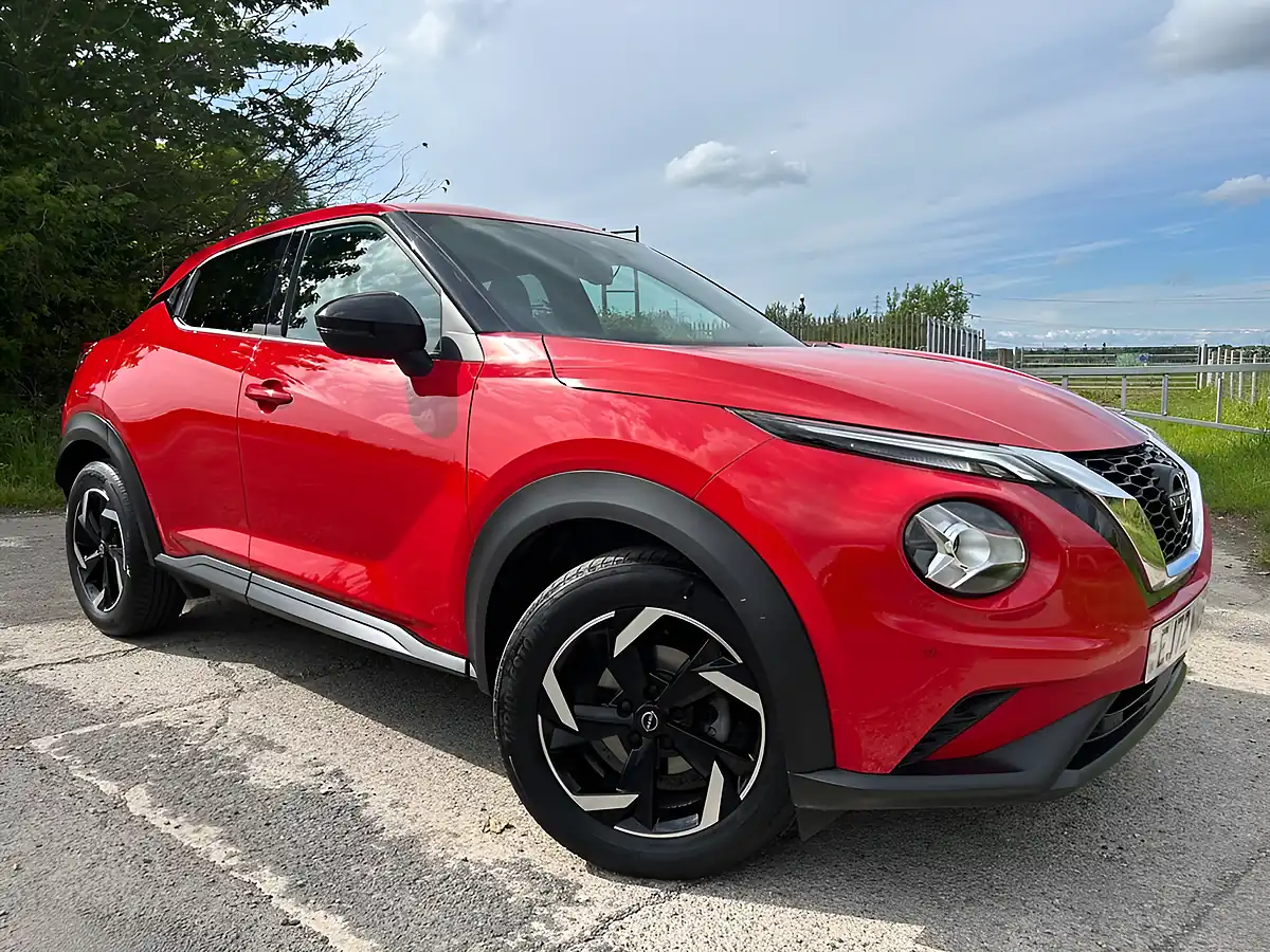 Used 2022 Nissan Juke N-Connecta Red - Front View