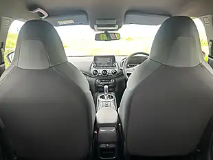 Used 2022 Nissan Juke N-Connecta Red - Interior and Exterior details 14