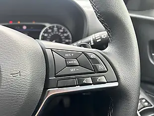 Used 2022 Nissan Juke N-Connecta Red - Interior and Exterior details 18