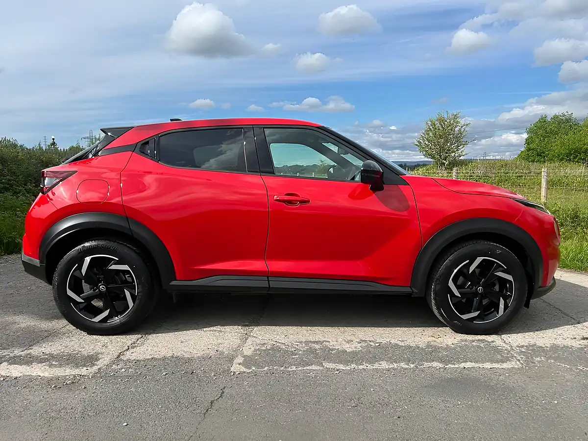 Used 2022 Nissan Juke N-Connecta Red - Interior and Exterior details 2