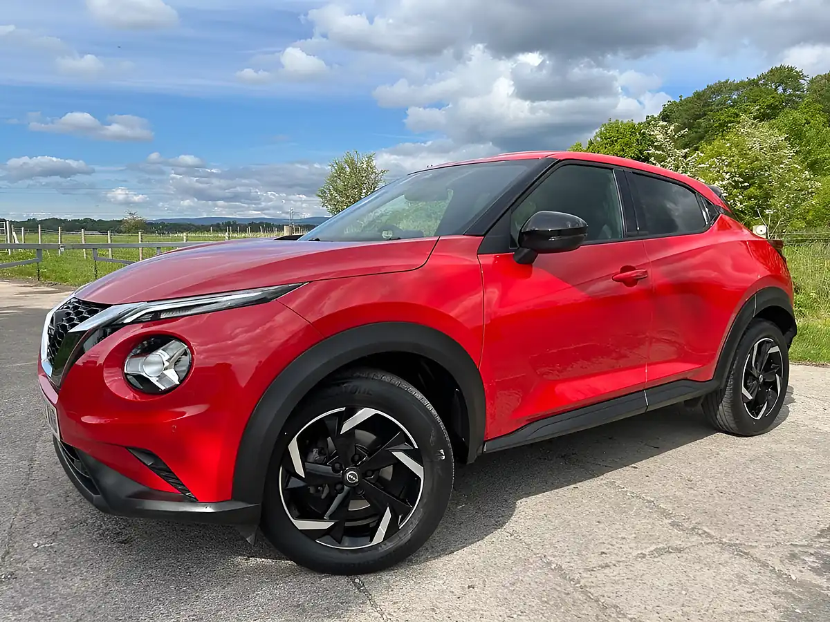 Used 2022 Nissan Juke N-Connecta Red - Interior and Exterior details 4