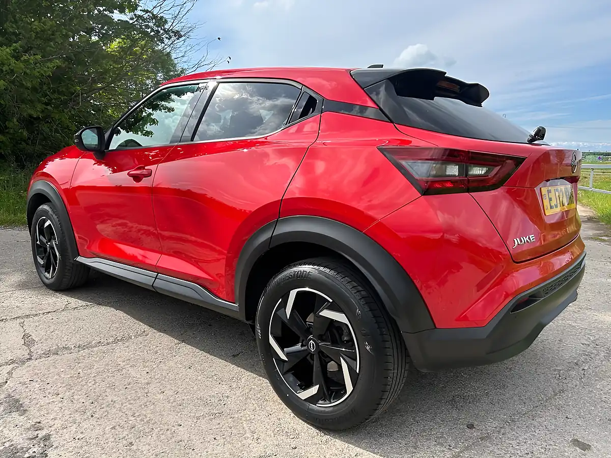 Used 2022 Nissan Juke N-Connecta Red - Interior and Exterior details 6