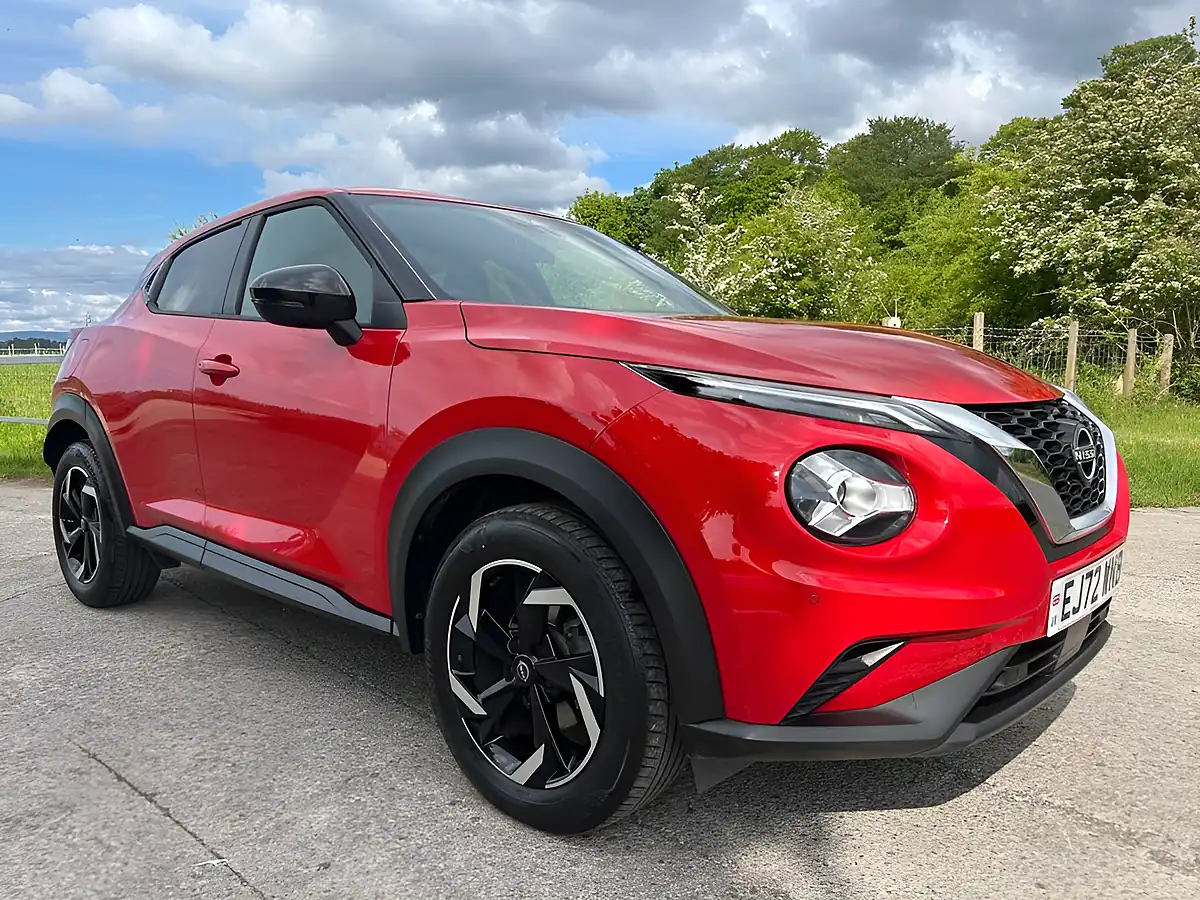 Used 2022 Nissan Juke N-Connecta Red - Interior and Exterior details 9