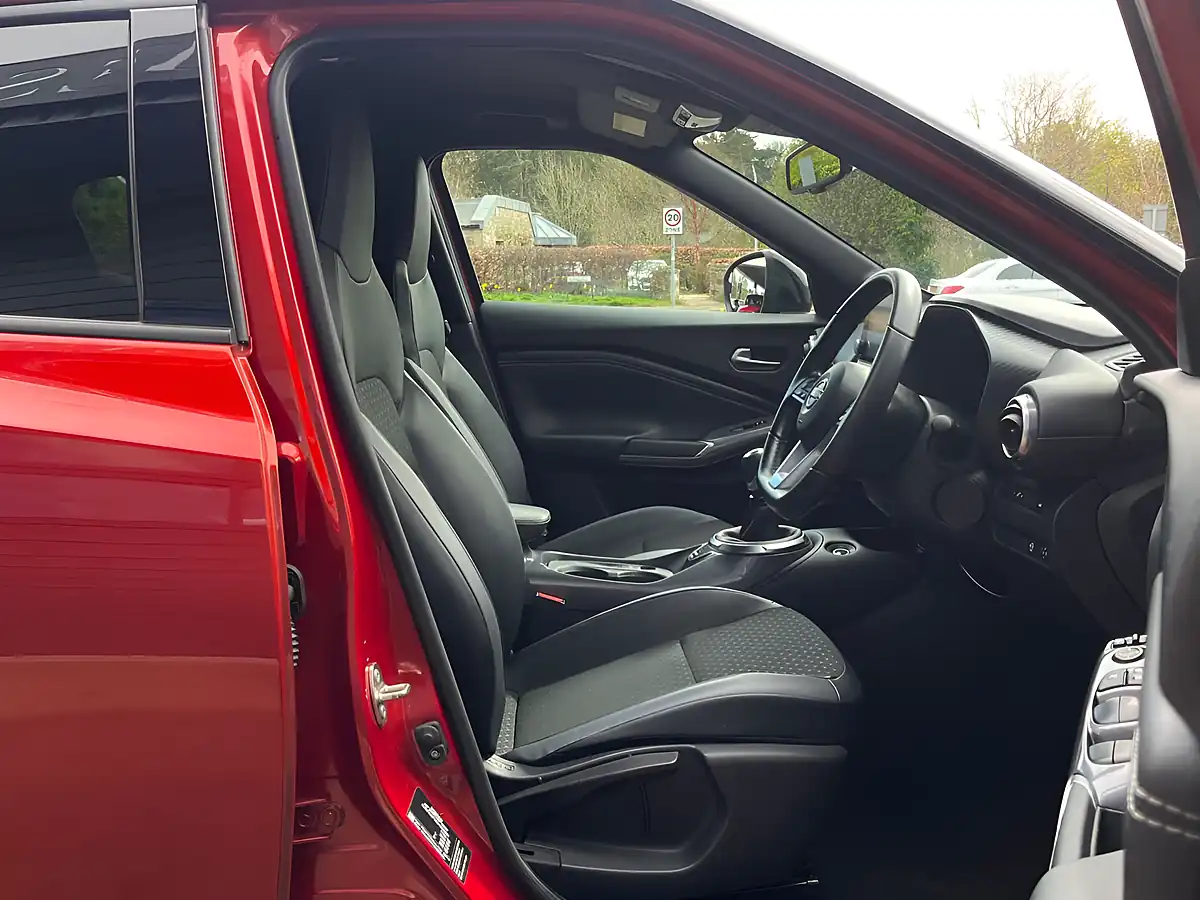 Used 2022 Nissan Juke N-Connecta Red - Interior and Exterior details 10