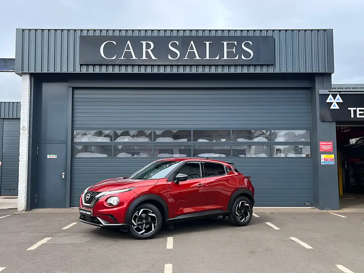 Used 2022 Nissan Juke N-Connecta Red - Interior and Exterior details 14