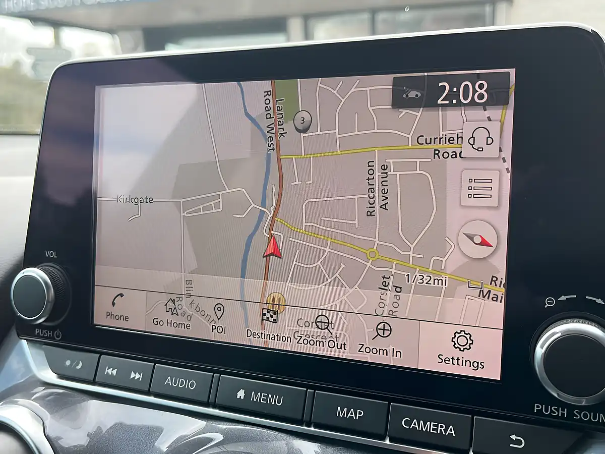 Used 2022 Nissan Juke N-Connecta Red - Interior and Exterior details 16