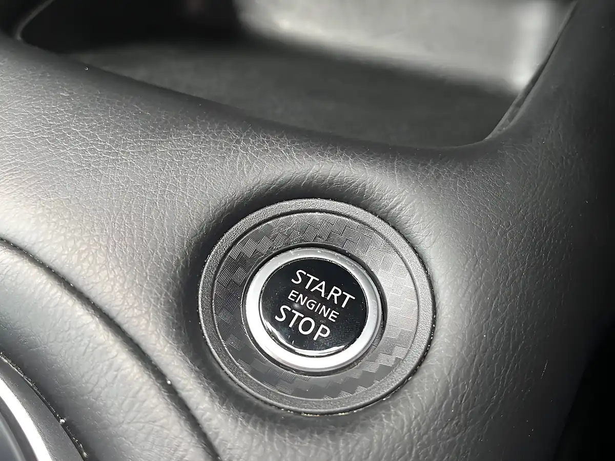 Used 2022 Nissan Juke N-Connecta Red - Interior and Exterior details 19