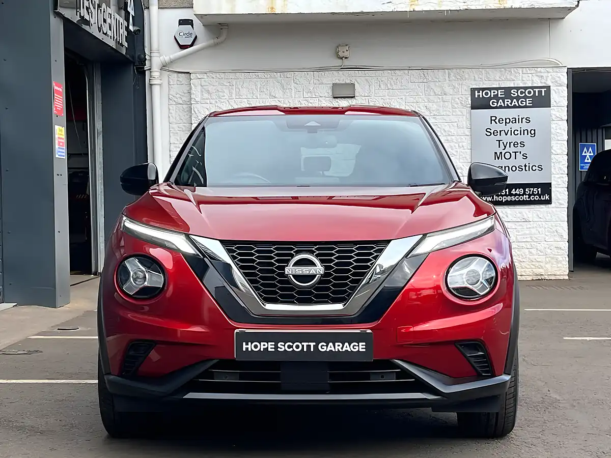 Used 2022 Nissan Juke N-Connecta Red - Interior and Exterior details 4
