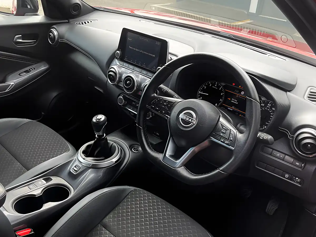 Used 2022 Nissan Juke N-Connecta Red - Interior and Exterior details 7