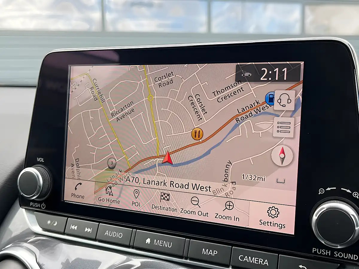 Used 2022 Nissan Juke N-Connecta Red - Interior and Exterior details 8