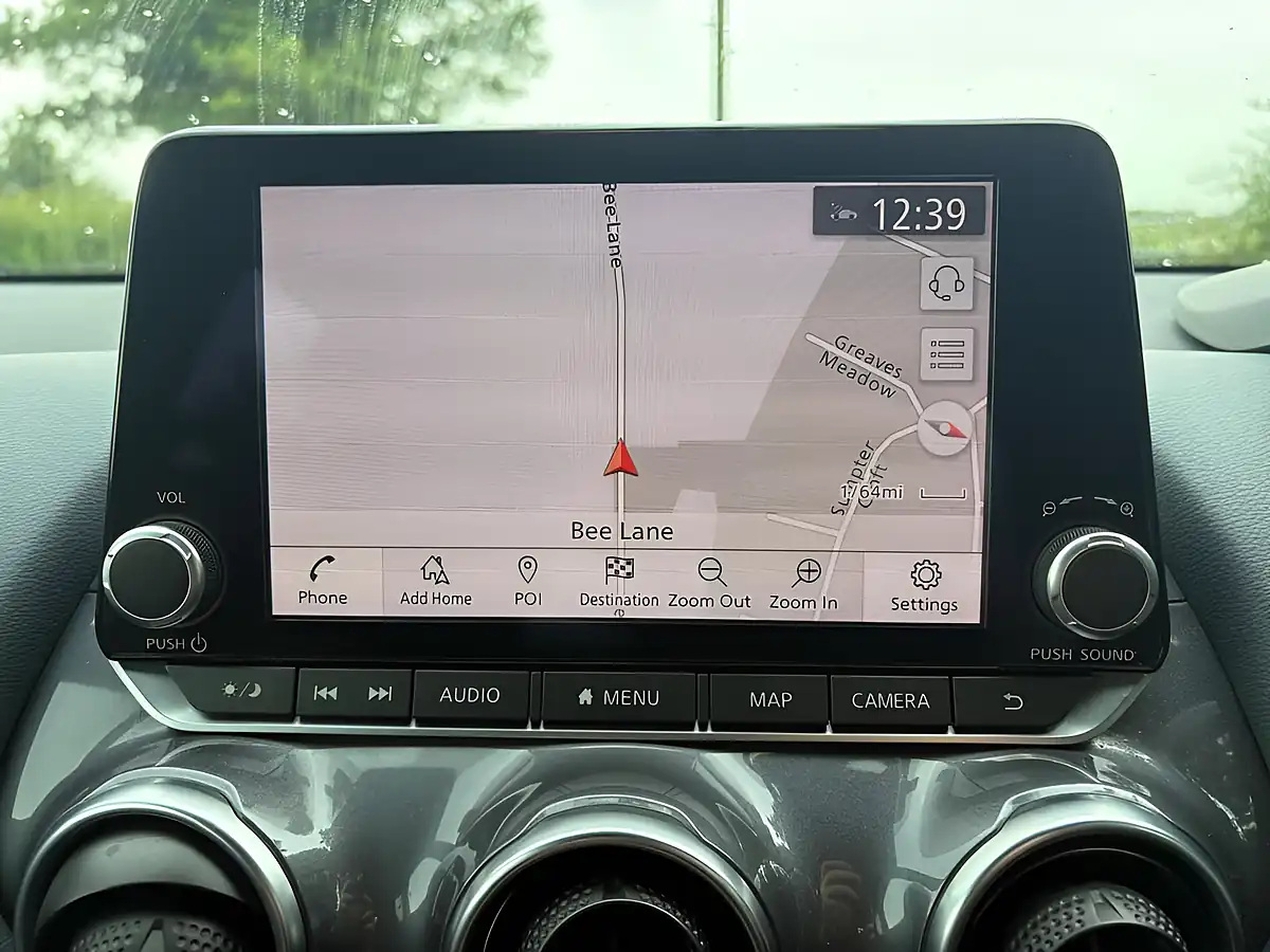 Used 2022 Nissan Juke N-Connecta White - Interior and Exterior details 18
