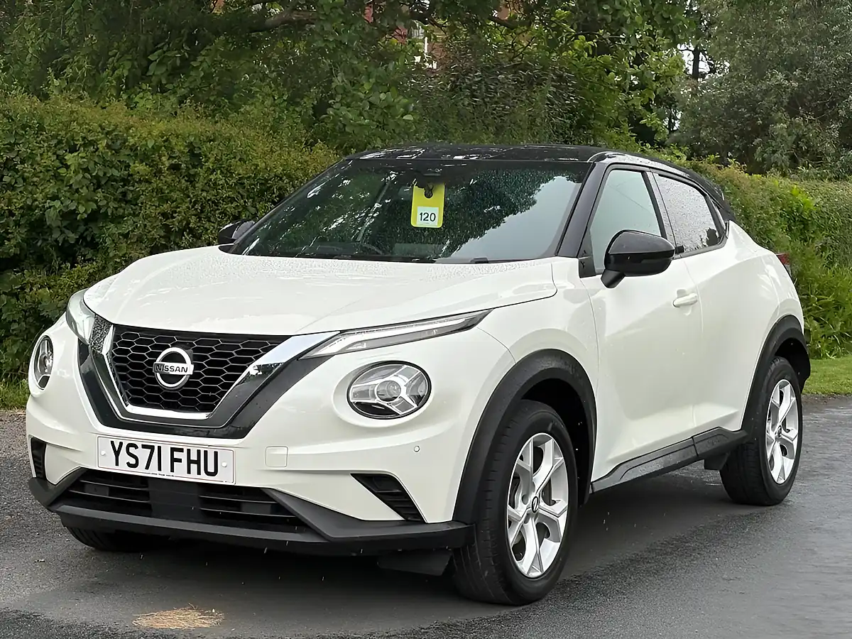 Used 2022 Nissan Juke N-Connecta White - Interior and Exterior details 3