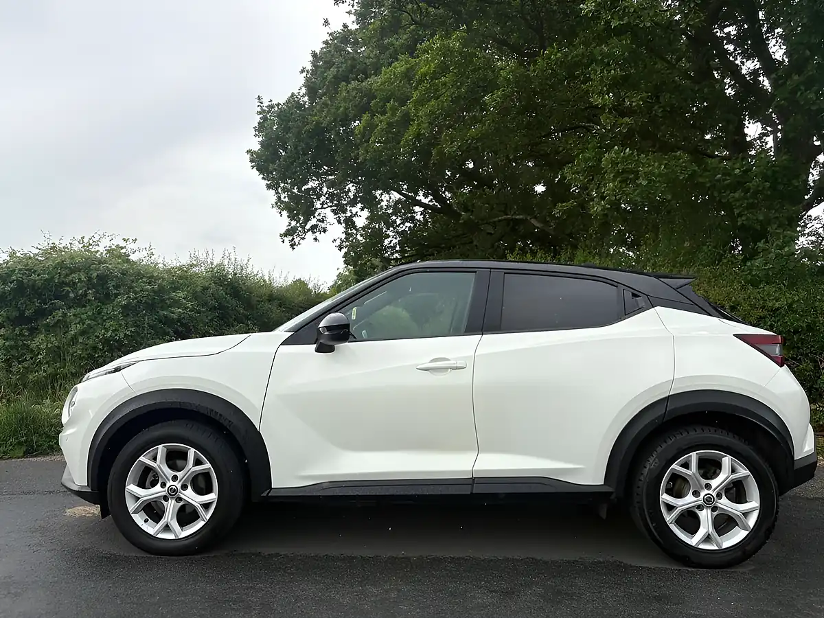 Used 2022 Nissan Juke N-Connecta White - Interior and Exterior details 4