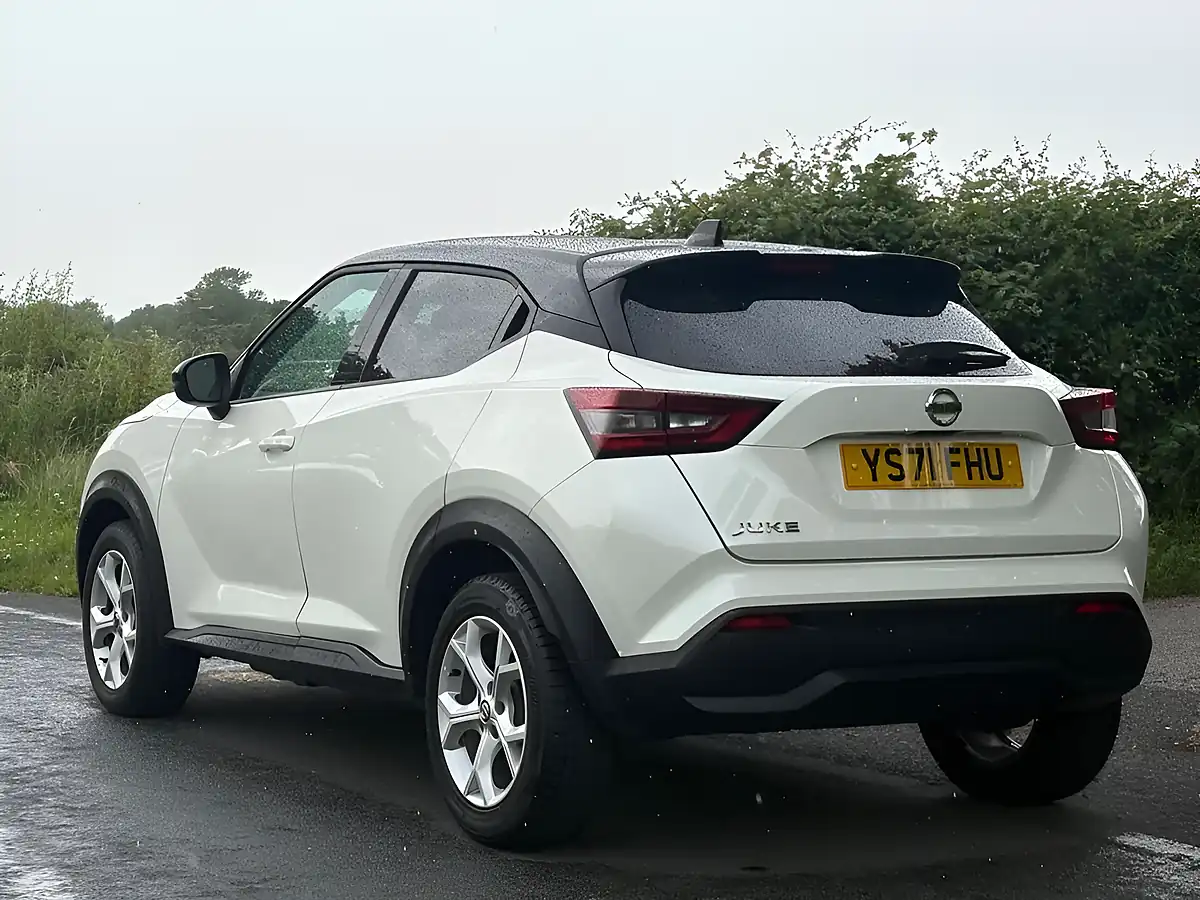 Used 2022 Nissan Juke N-Connecta White - Interior and Exterior details 6