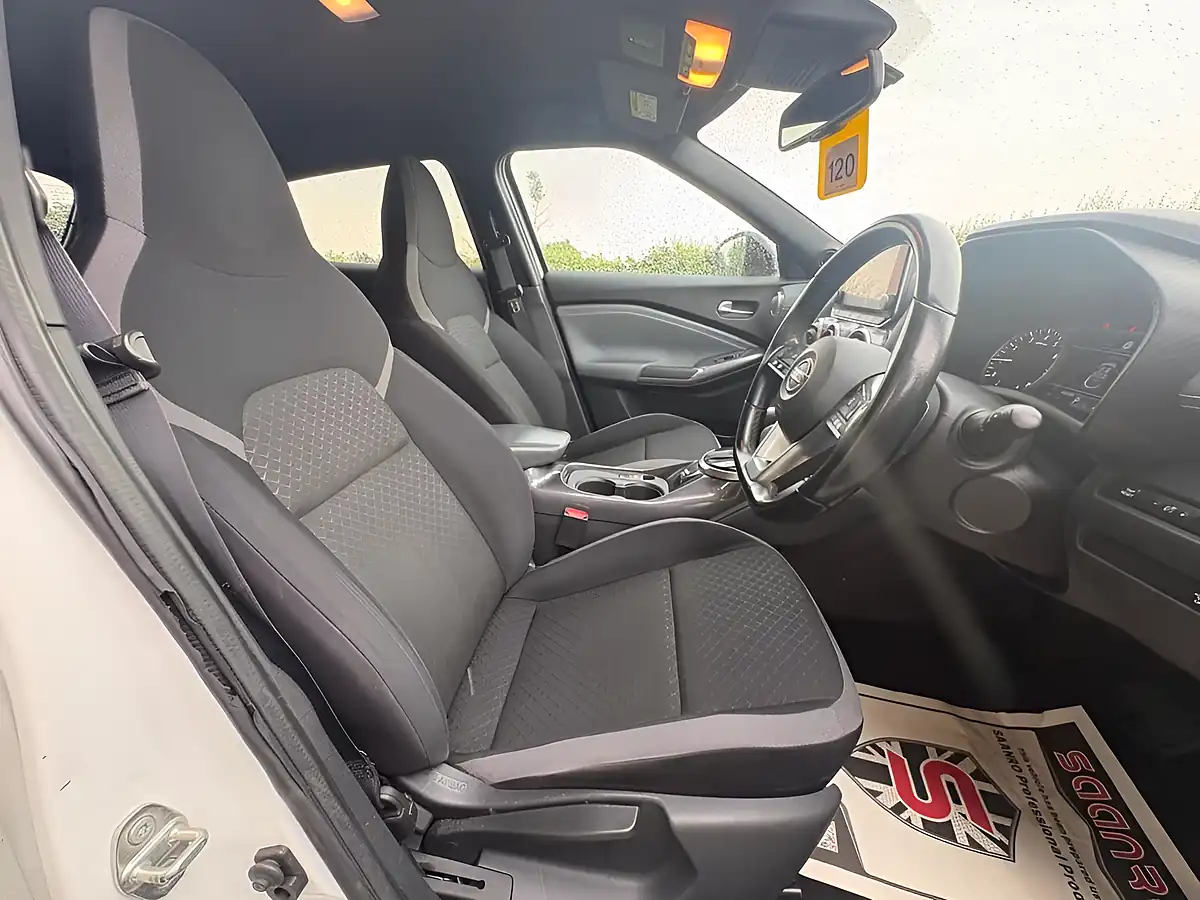 Used 2022 Nissan Juke N-Connecta White - Interior and Exterior details 9
