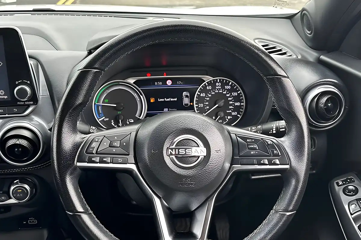 Used 2022 Nissan Juke N-Connecta White - Interior and Exterior details 10