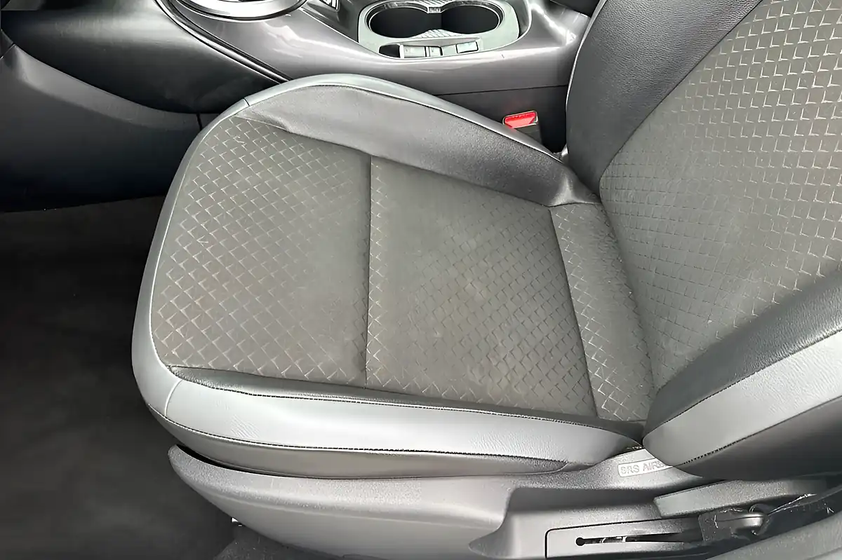 Used 2022 Nissan Juke N-Connecta White - Interior and Exterior details 13
