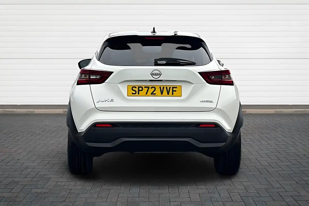 Used 2022 Nissan Juke N-Connecta White - Interior and Exterior details 4