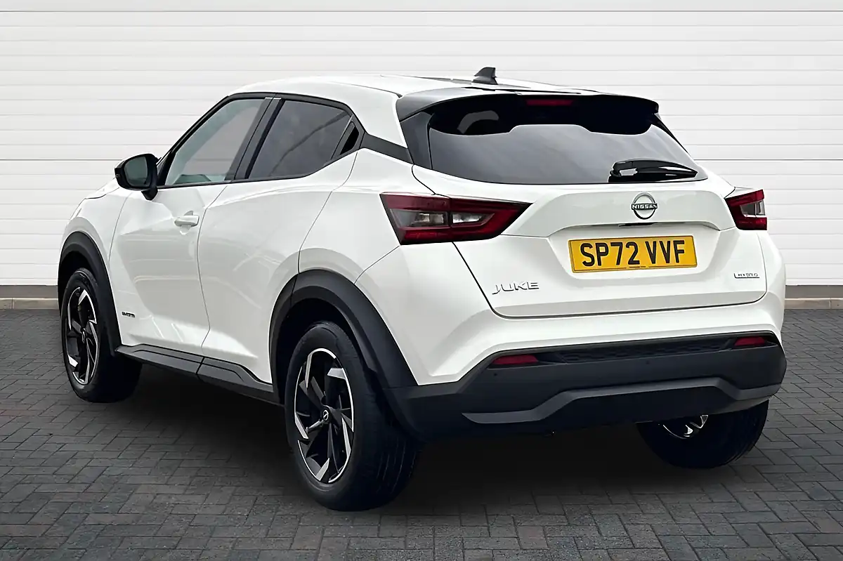 Used 2022 Nissan Juke N-Connecta White - Interior and Exterior details 5
