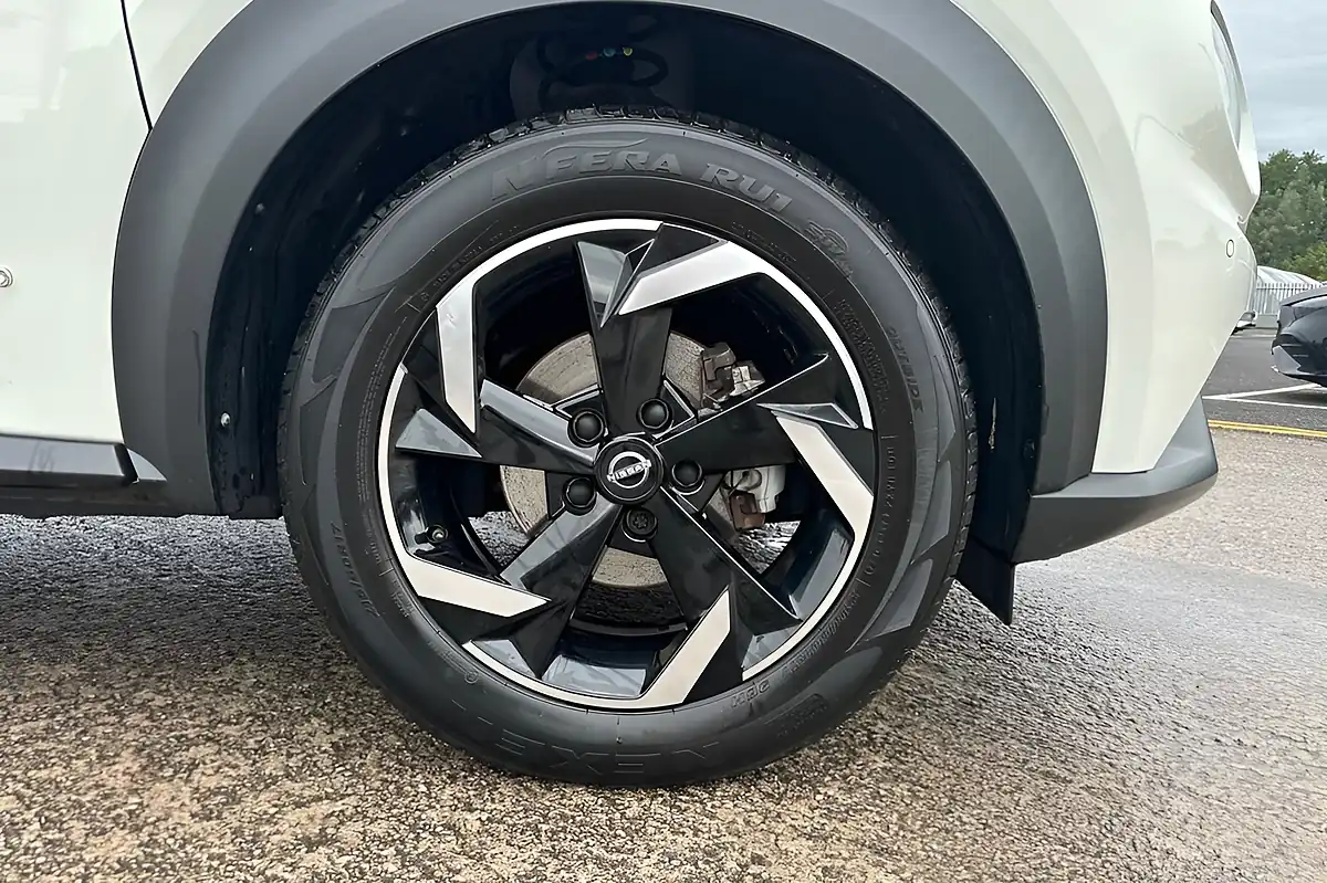 Used 2022 Nissan Juke N-Connecta White - Interior and Exterior details 9