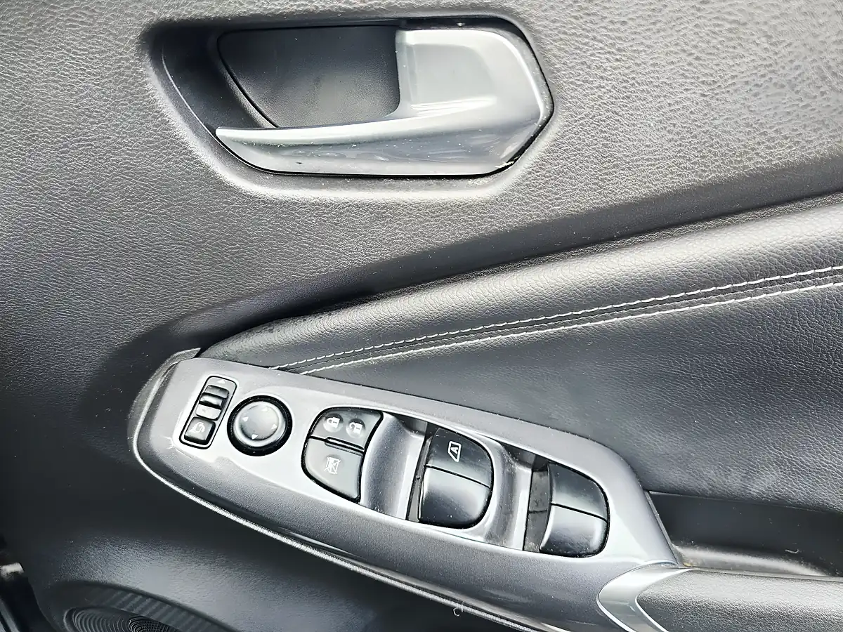 Used 2022 Nissan Juke Tekna Black - Interior and Exterior details 14