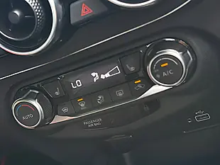Used 2022 Nissan Juke Tekna+ Black - Interior and Exterior details 14