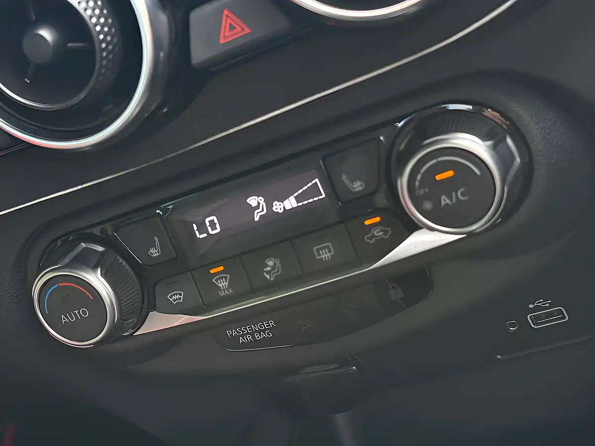 Used 2022 Nissan Juke Tekna+ Black - Interior and Exterior details 14