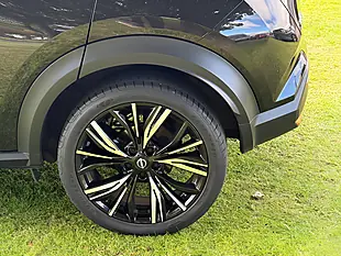 Used 2022 Nissan Juke Tekna+ Black - Interior and Exterior details 9