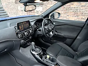 Used 2022 Nissan Juke Tekna+ Blue - Interior and Exterior details 13