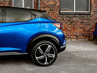 Used 2022 Nissan Juke Tekna+ Blue - Interior and Exterior details 16