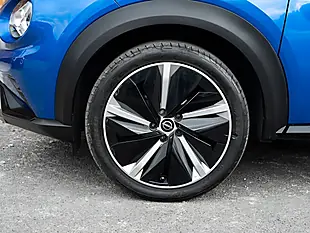 Used 2022 Nissan Juke Tekna+ Blue - Interior and Exterior details 18