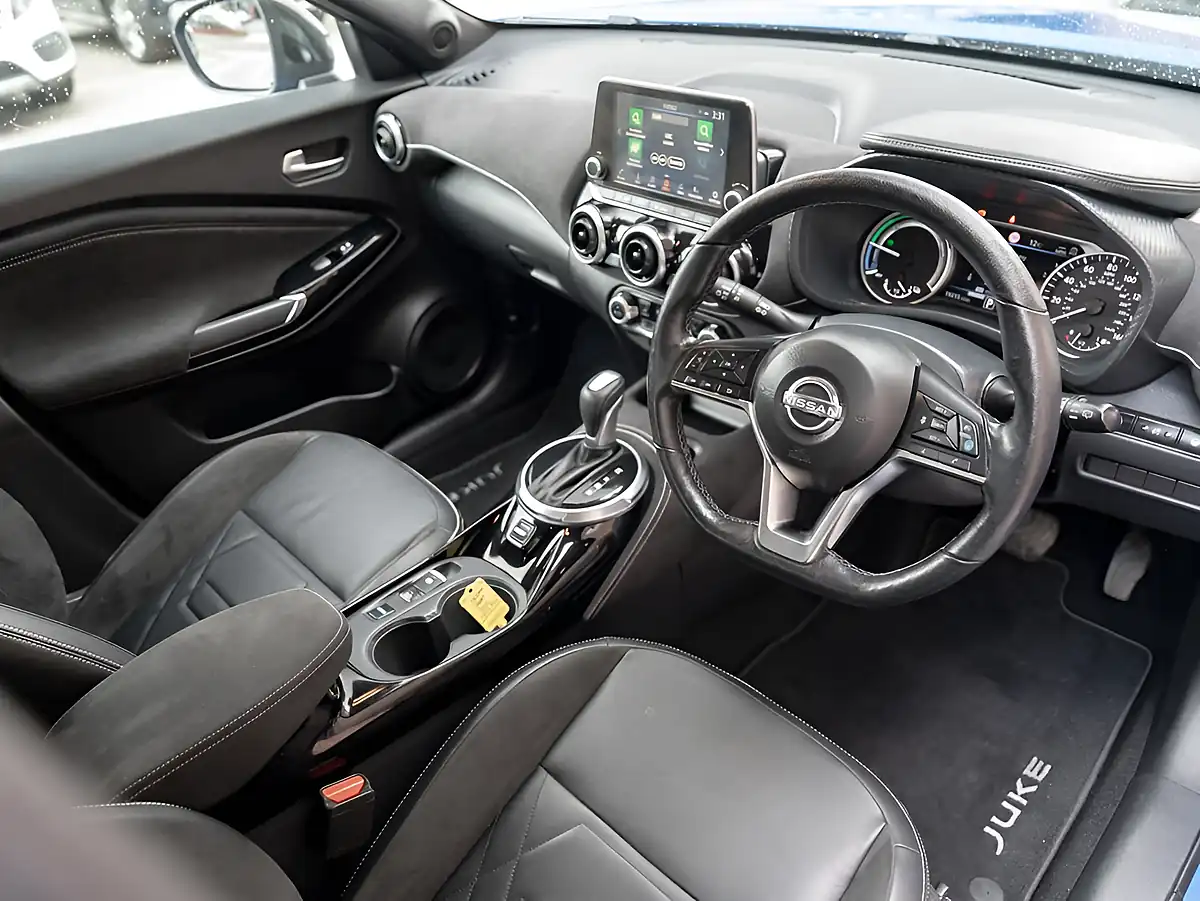 Used 2022 Nissan Juke Tekna+ Blue - Interior and Exterior details 2