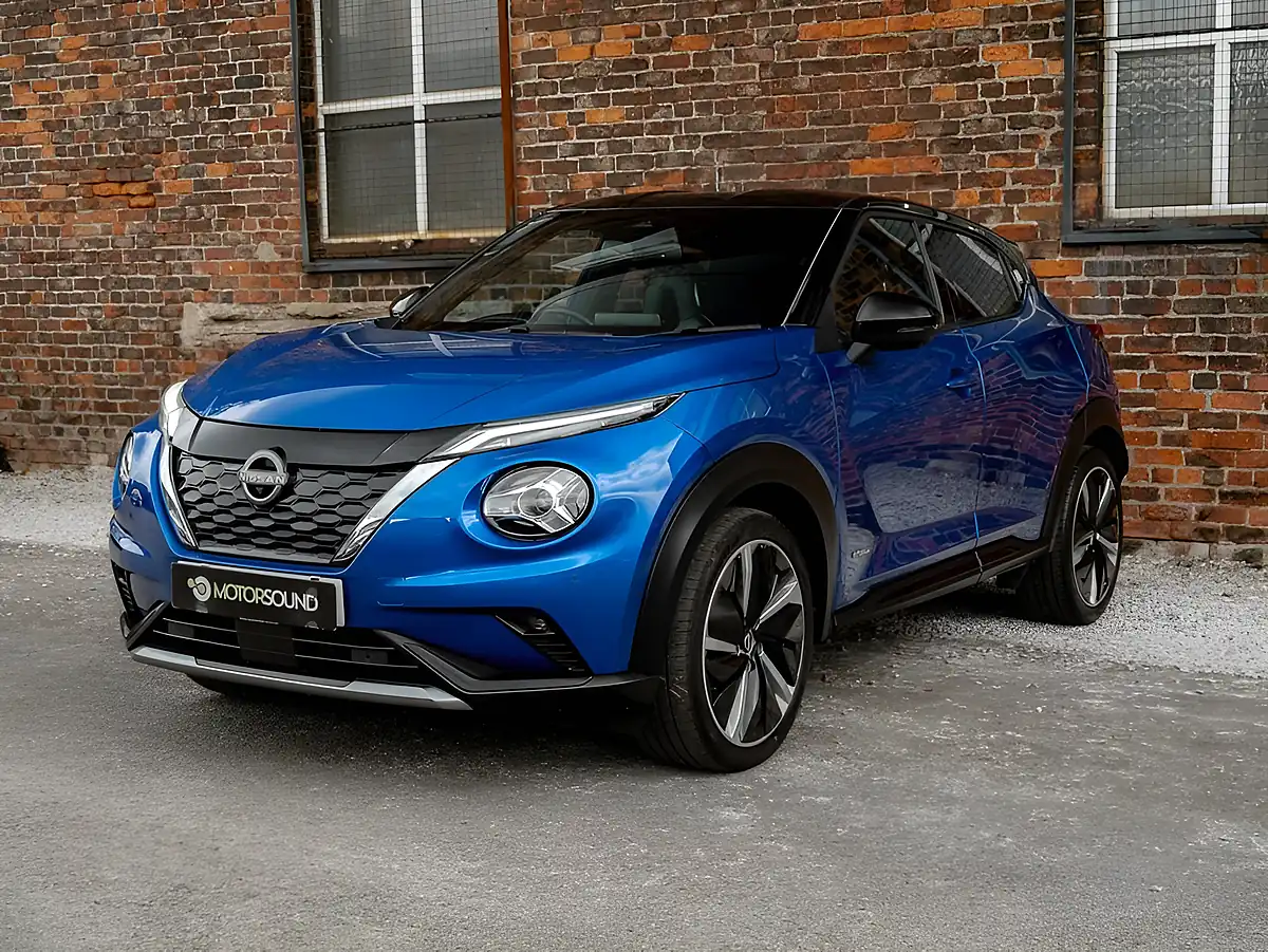 Used 2022 Nissan Juke Tekna+ Blue - Interior and Exterior details 3