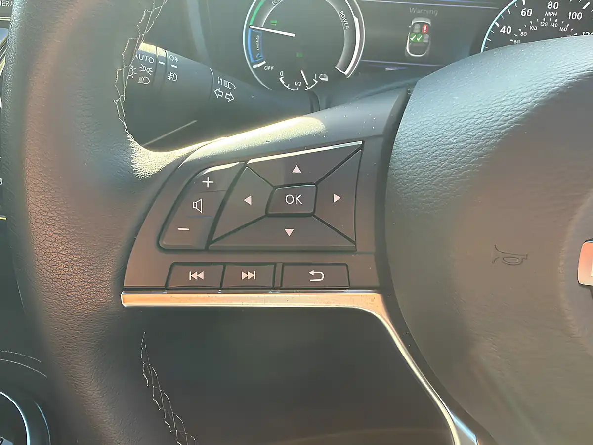 Used 2022 Nissan Juke Tekna+ Grey - Interior and Exterior details 10