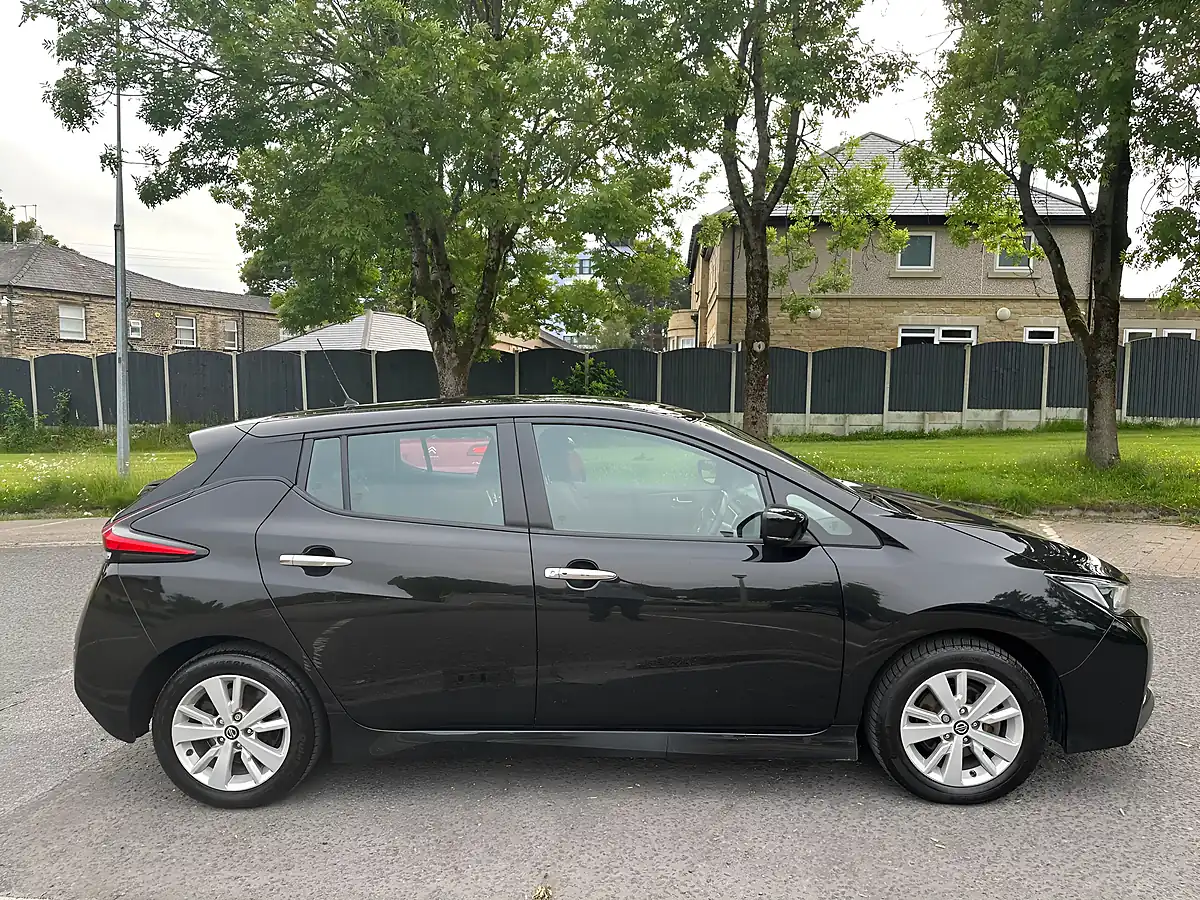 Used 2022 Nissan Leaf Acenta Black - Interior and Exterior details 2