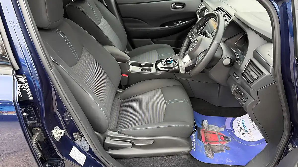 Used 2022 Nissan Leaf N-Connecta Blue - Interior and Exterior details 13
