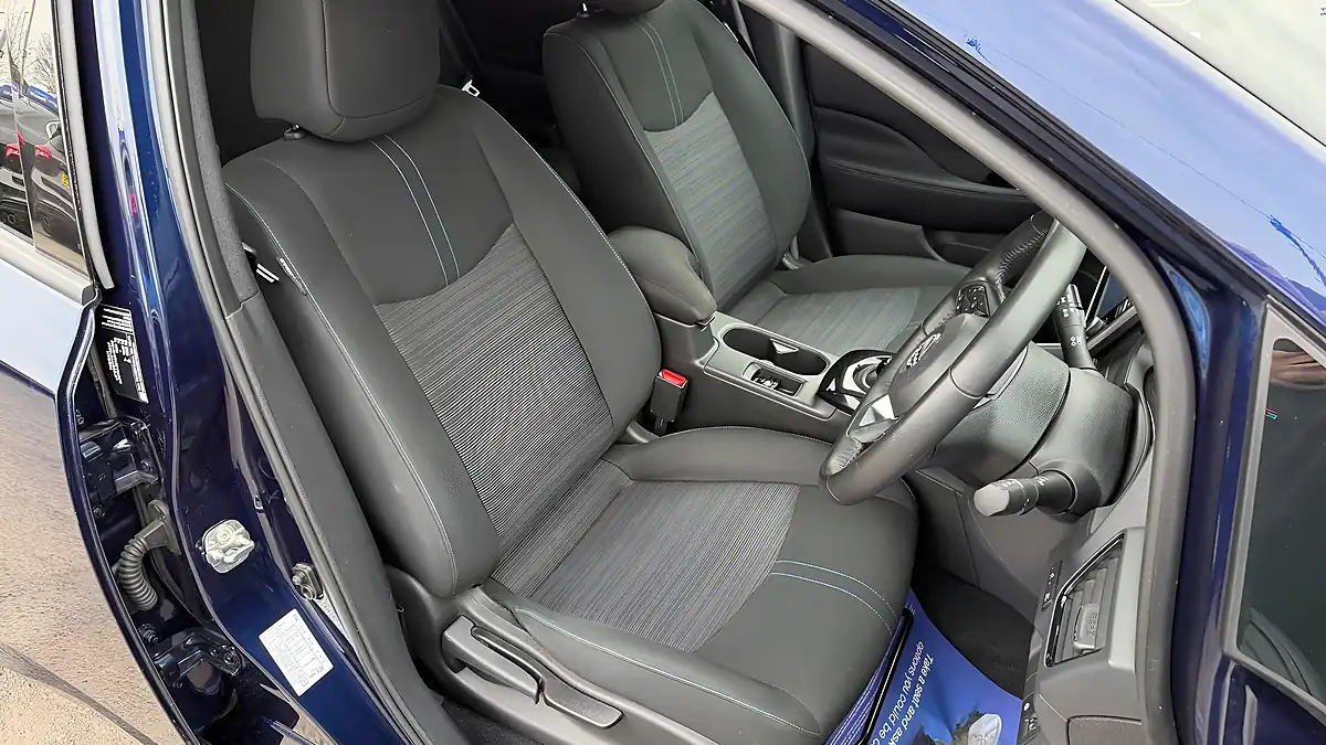 Used 2022 Nissan Leaf N-Connecta Blue - Interior and Exterior details 14