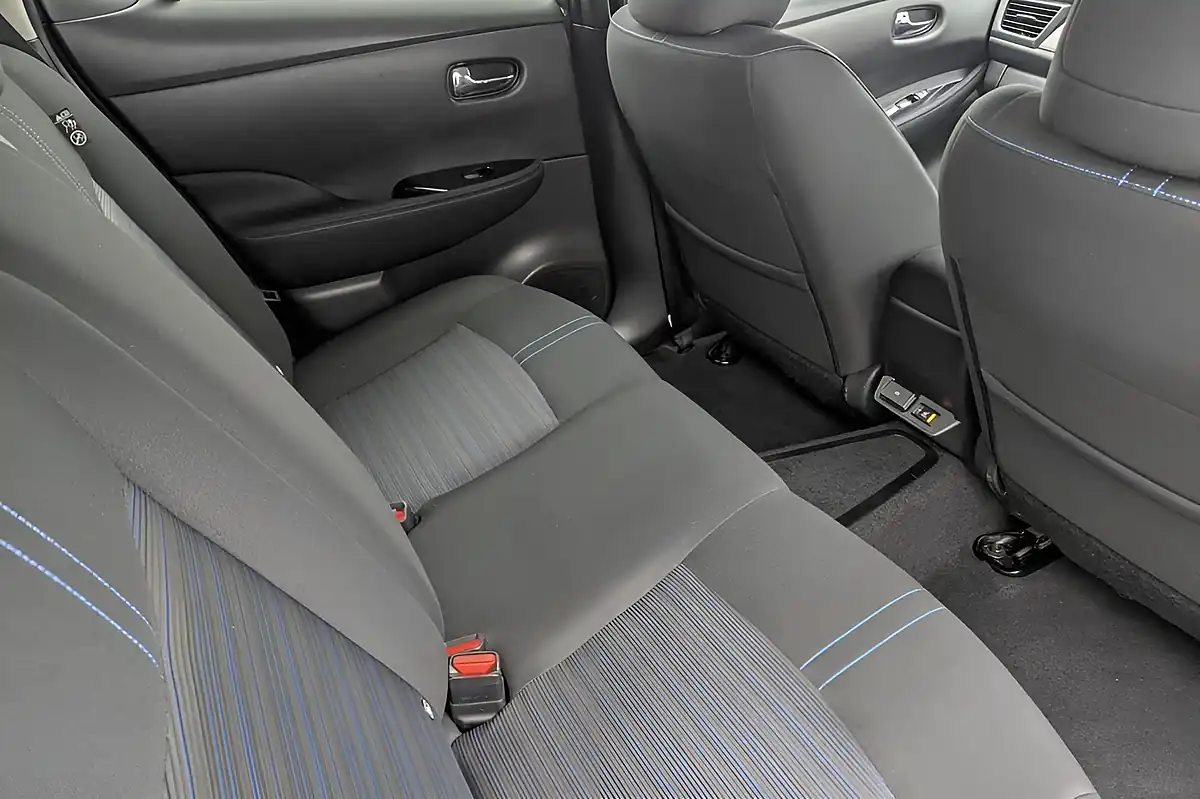 Used 2022 Nissan Leaf N-Connecta Grey - Interior and Exterior details 11