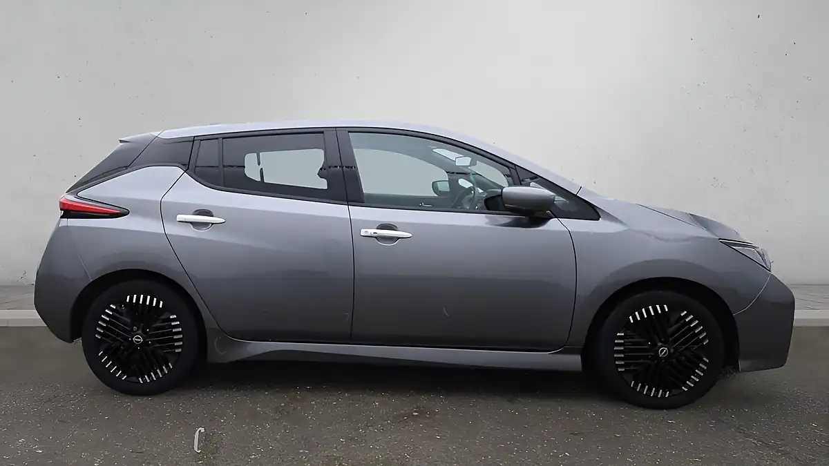 Used 2022 Nissan Leaf N-Connecta Grey - Interior and Exterior details 5